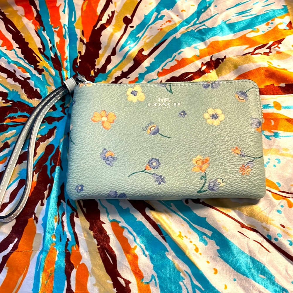 New never used coach wallet